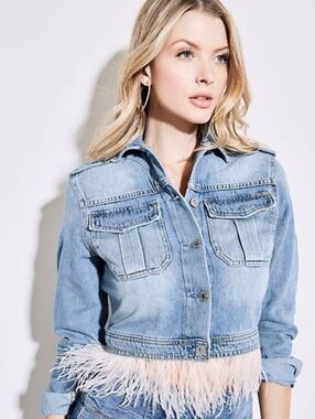 💎 GUESS x JLO ✨ FEATHER JEAN JACKET MOMENT SIZE SMALL💎